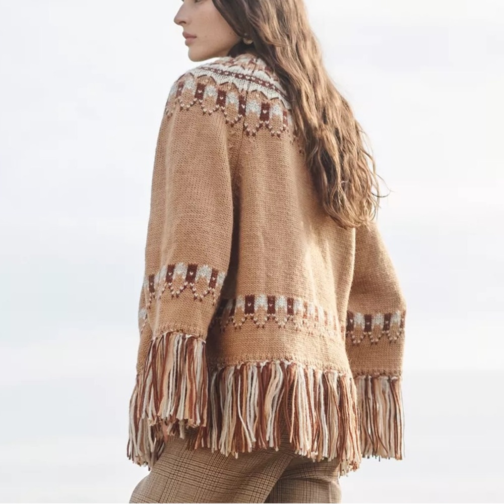 Zara Limited Edition 100% Wool Jacquard Knit Poncho with Fringed Trim NWT - Picture 2 of 6